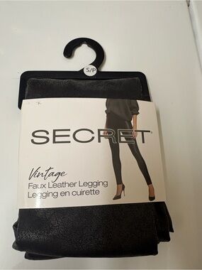 SECRET Vintage Faux Leather Leggings - Black brand new small